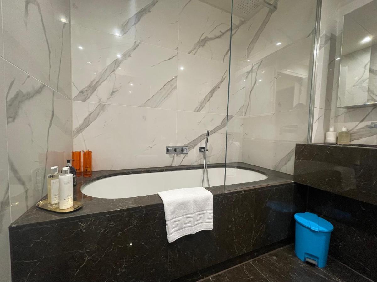 شقة Sophisticated 1Br, 1 Ba Chigwell Designer Flat Chcl F2 المظهر الخارجي الصورة