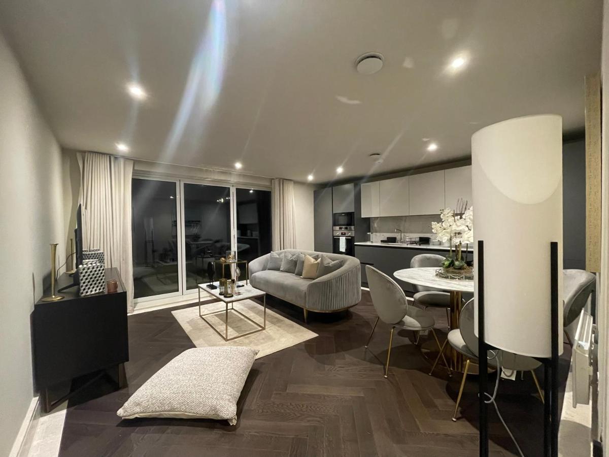شقة Sophisticated 1Br, 1 Ba Chigwell Designer Flat Chcl F2 المظهر الخارجي الصورة