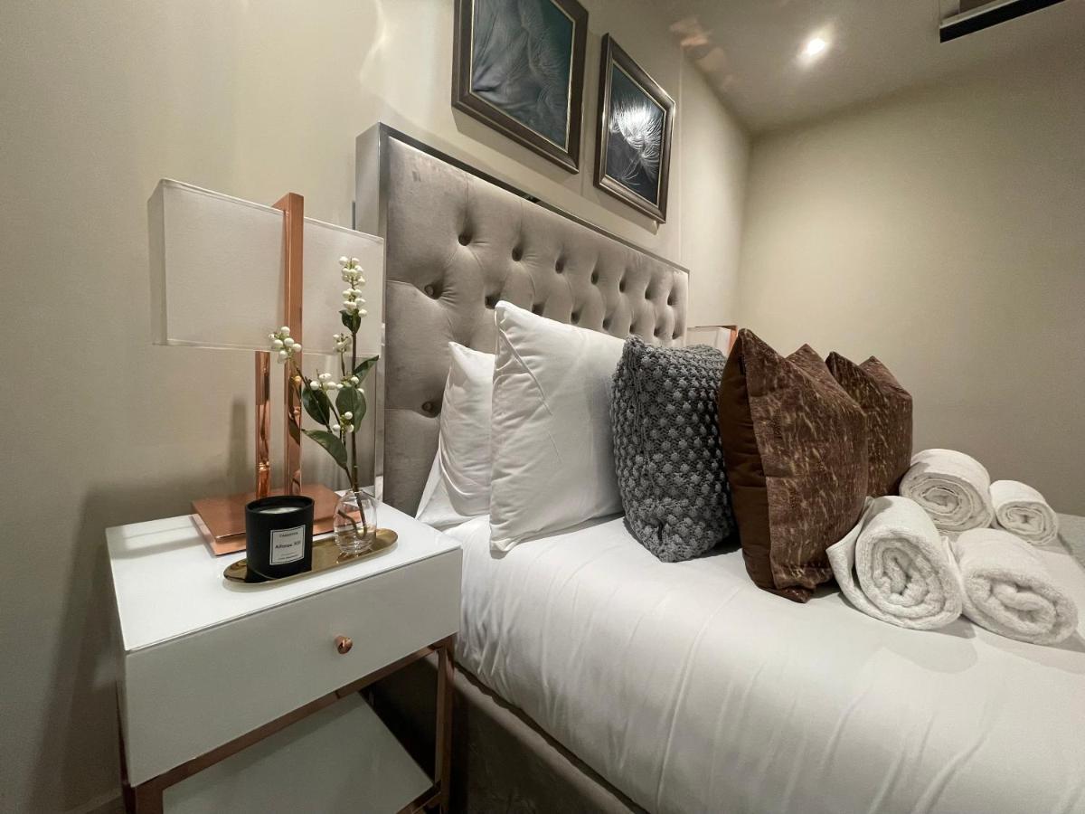 شقة Sophisticated 1Br, 1 Ba Chigwell Designer Flat Chcl F2 المظهر الخارجي الصورة